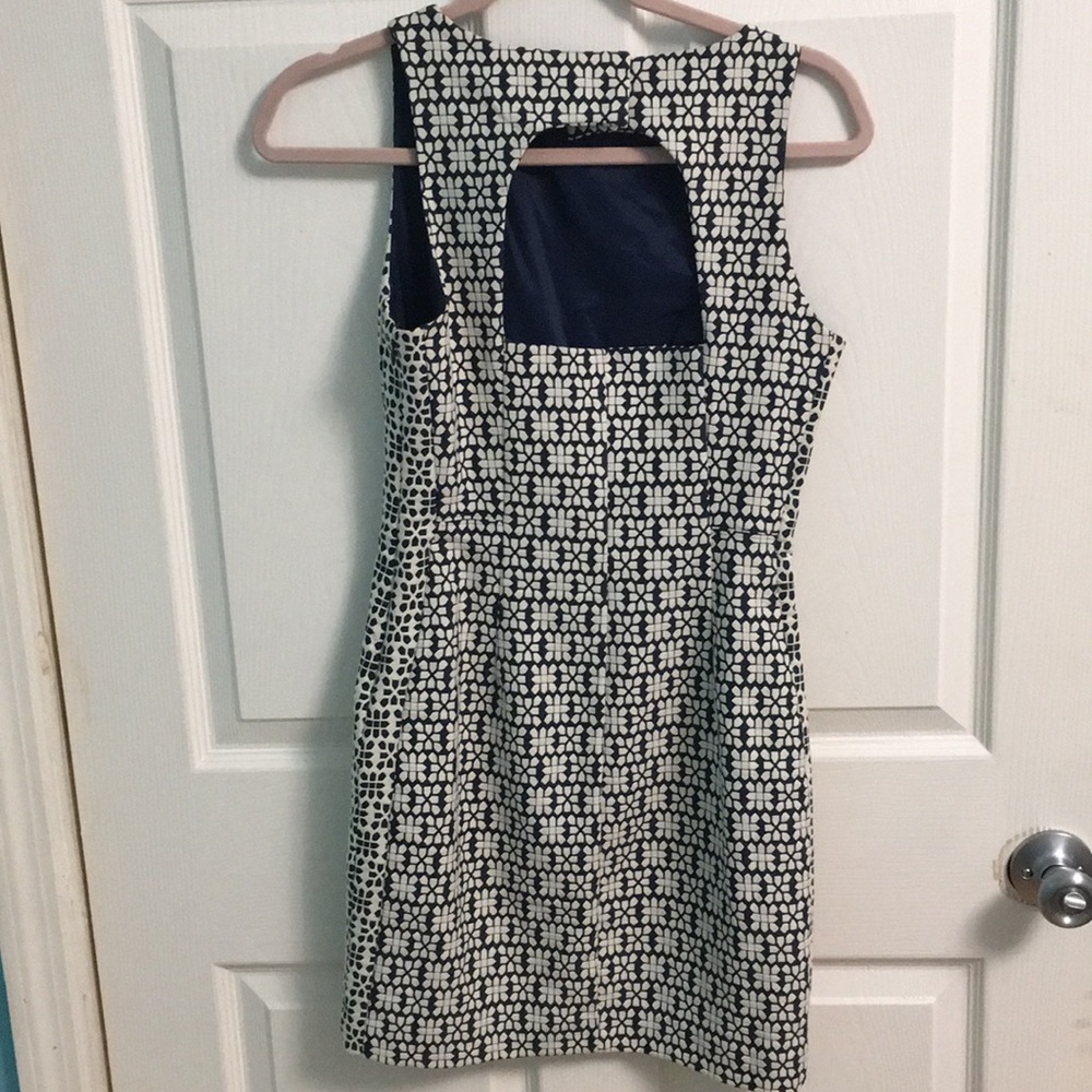 Banana Republic dress with flower detail 0P - Picture 2 of 4